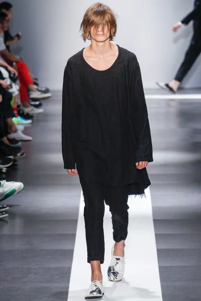 Look 25